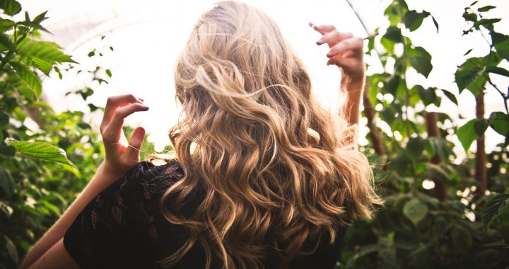 Haarlaminierung – die perfekte Option gegen strapaziertes & brüchiges Haar