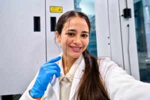 Biochemikerin erklärt: So beeinflussen Hormone deine Energie & Stimmung