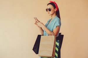 „Volle Schränke, leeres Konto: Wenn Shopping zur Sucht wird“