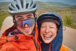 47 Grad, Taliban & der Gedanke ans Aufgeben – das extreme Abenteuer von Maria und Philipp