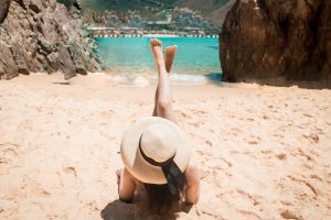 URLAUB FÜR NULL EURO: 5 Wege, wie du diesen Sommer kostenlos um die Welt reist